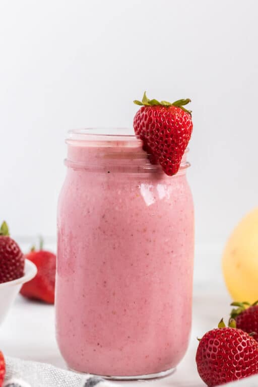 Strawberry Banana Smoothie - Build Your Bite