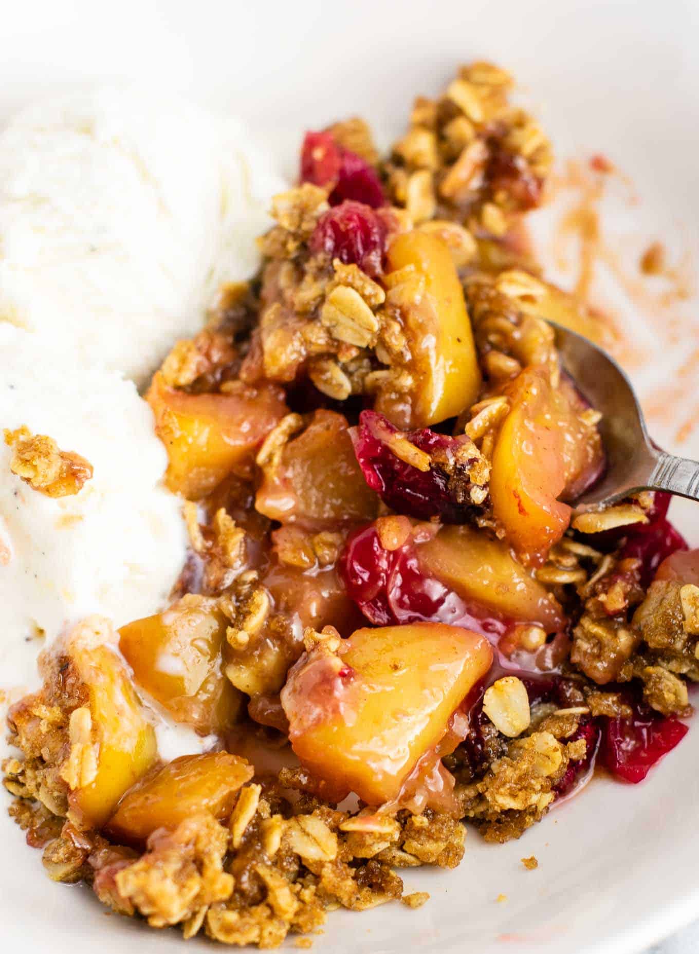 cranberry apple crisp with ice cream