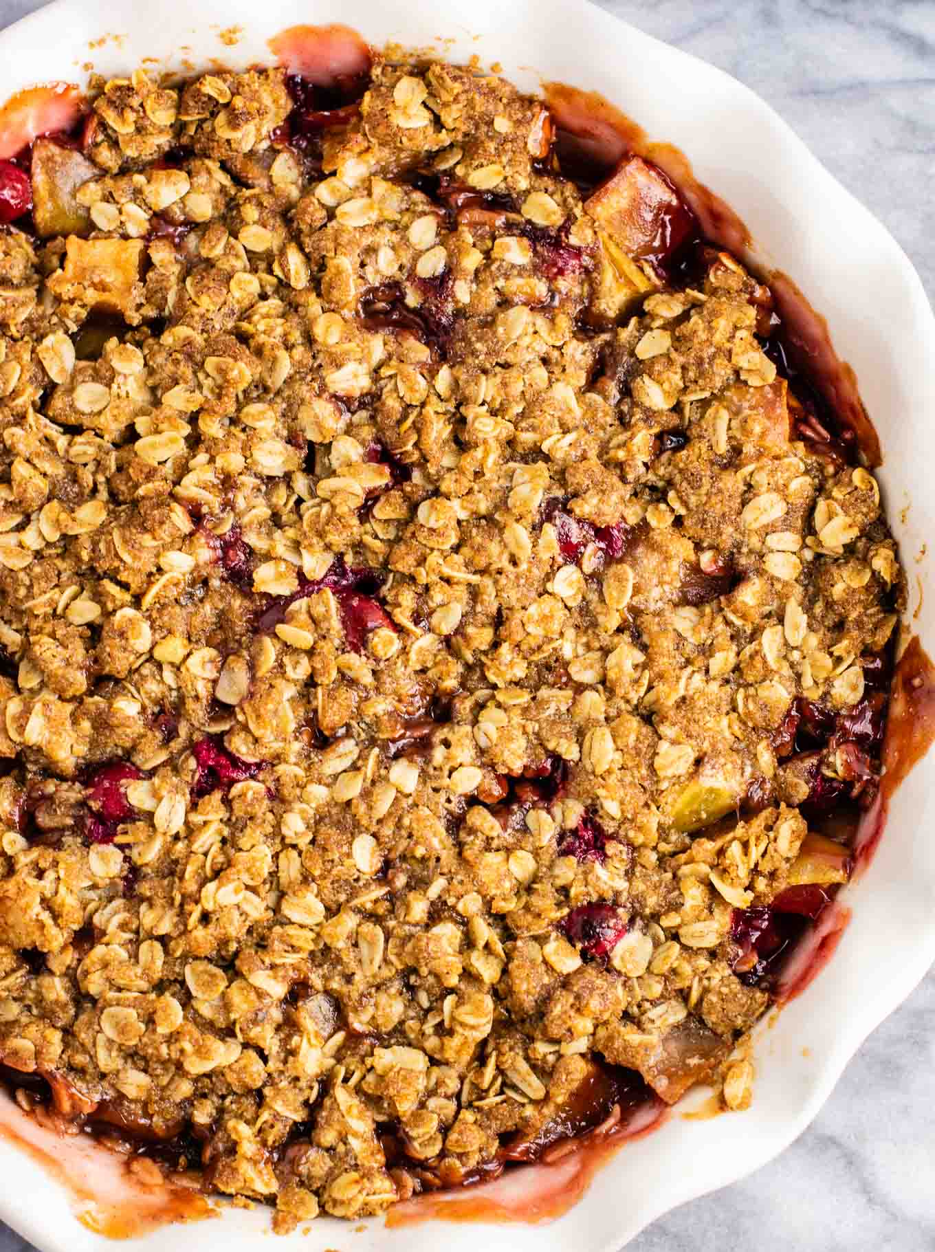 cranberry apple crisp in a pie plate