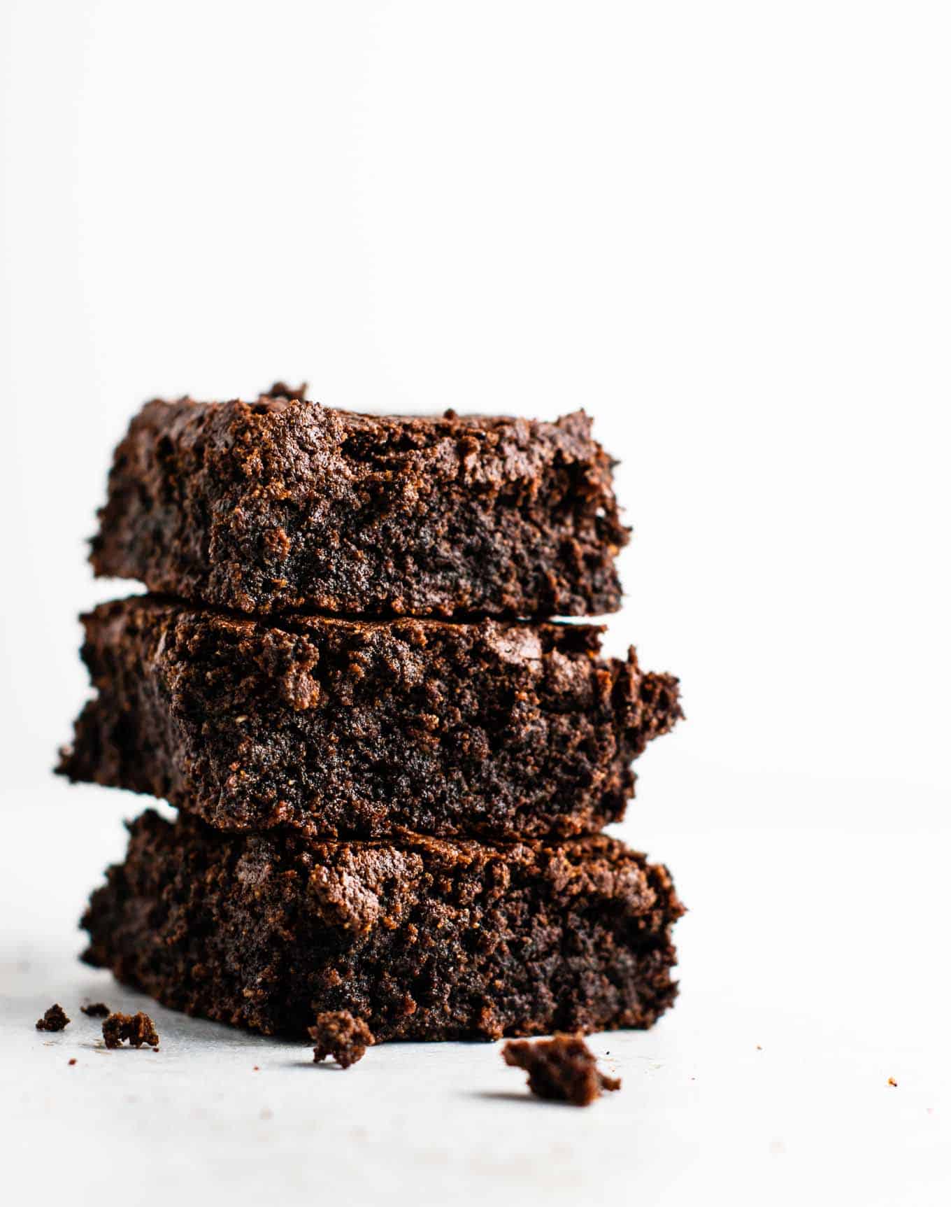 Easy gluten free dairy free brownies made with oat flour and coconut flour. Fudgy, and taste amazing! #glutenfreebrownies #glutenfree #glutenfreedessert #dessert #brownies #oatflour #coconutflour