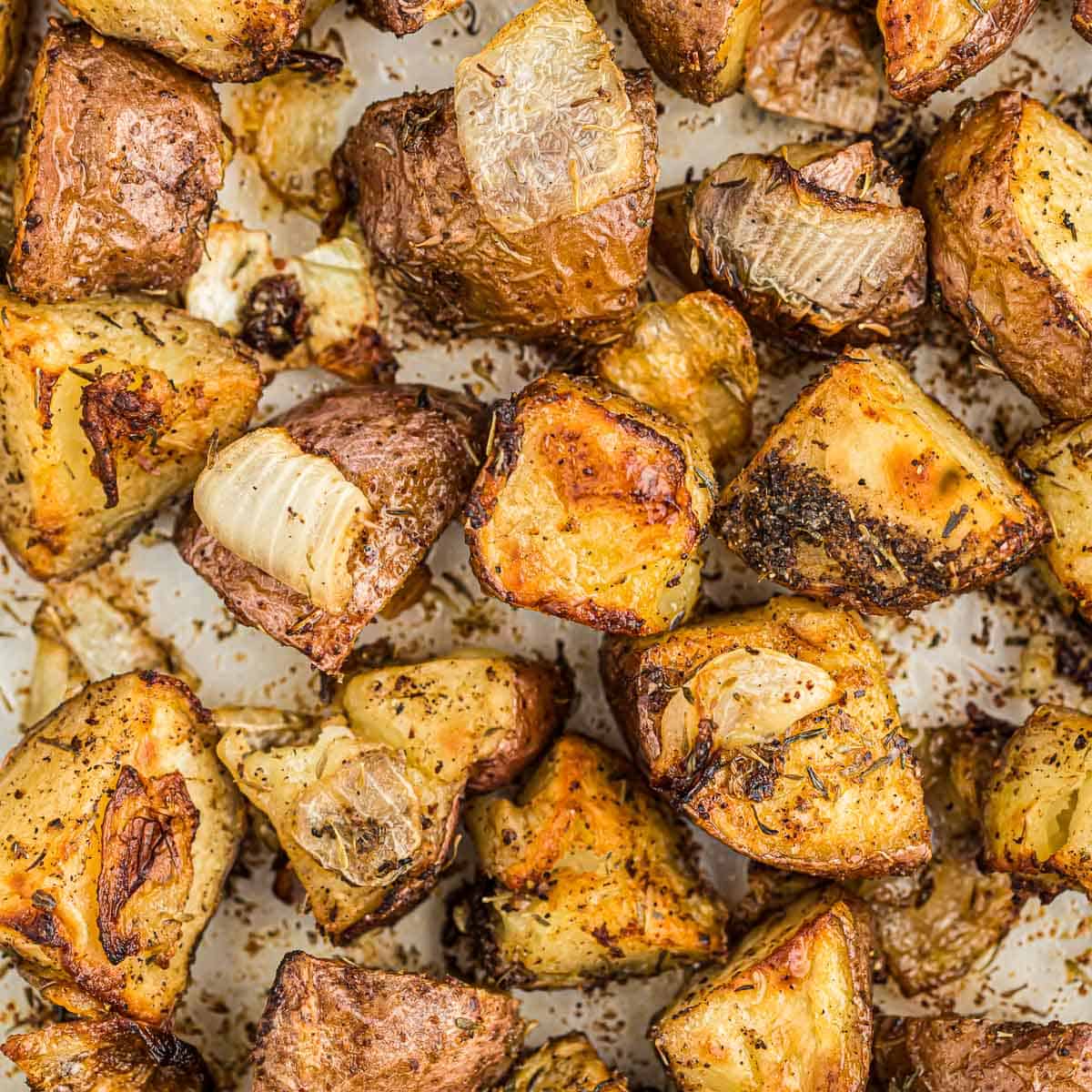 https://buildyourbite.com/wp-content/uploads/2019/04/roasted-potatoes-in-oven-7.jpg