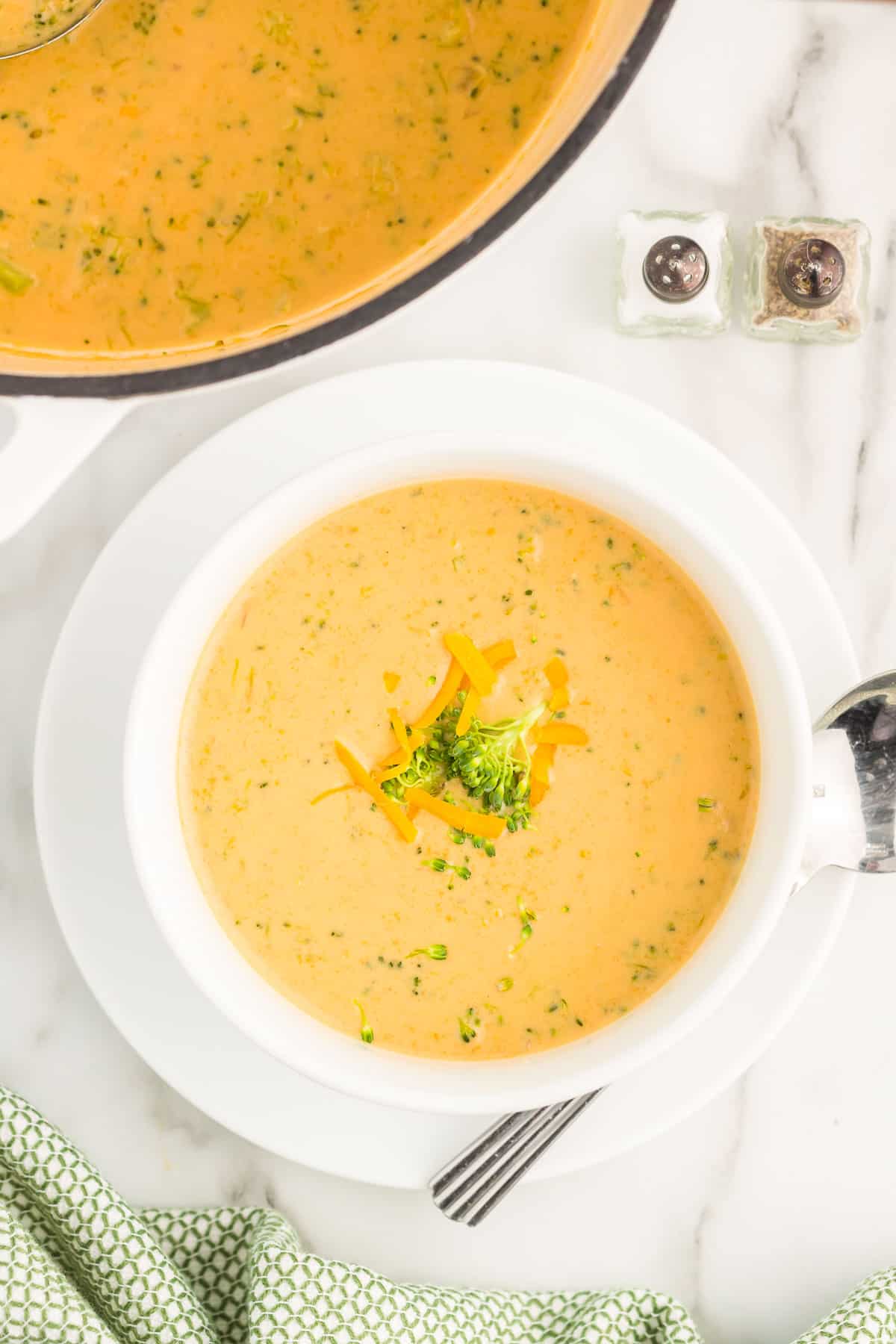 broccoli cheese panera soup in a bowl