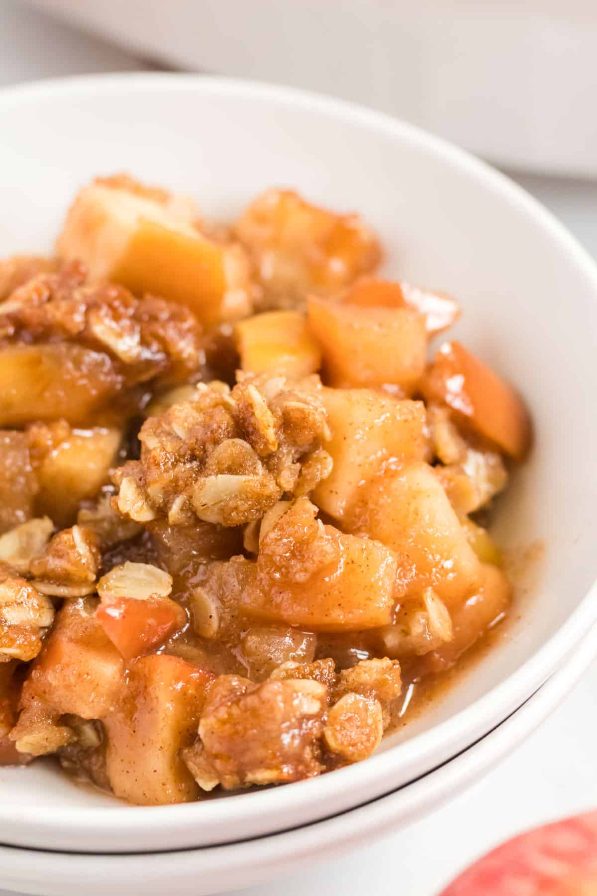 apple crisp in a bowl