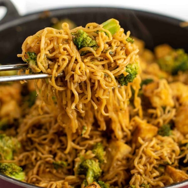 broccoli and tofu ramen noodles