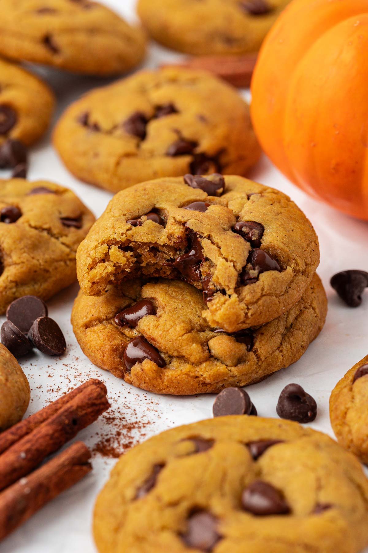 vegan pumpkin chocolate chip cookies