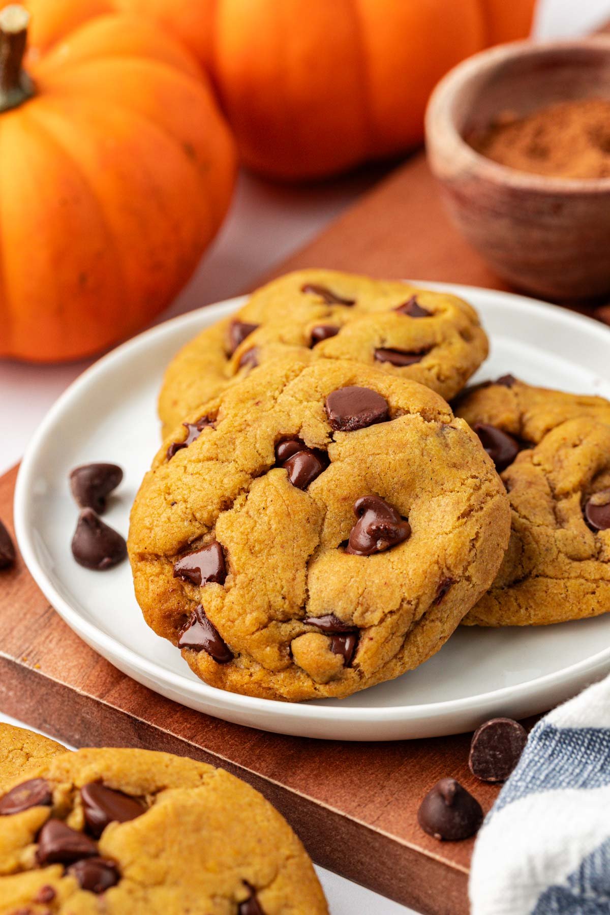 vegan pumpkin chocolate chip cookies