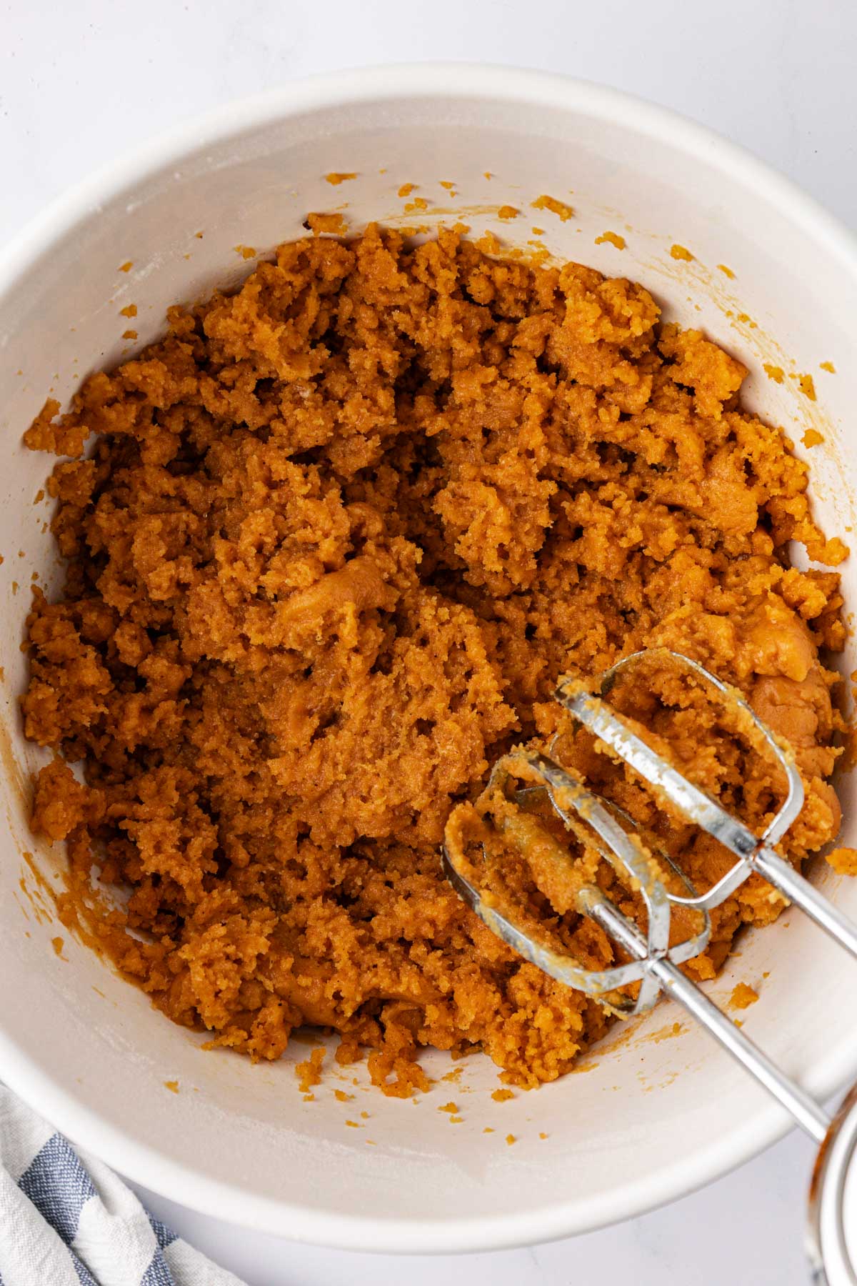 vegan pumpkin cookie batter mixed together