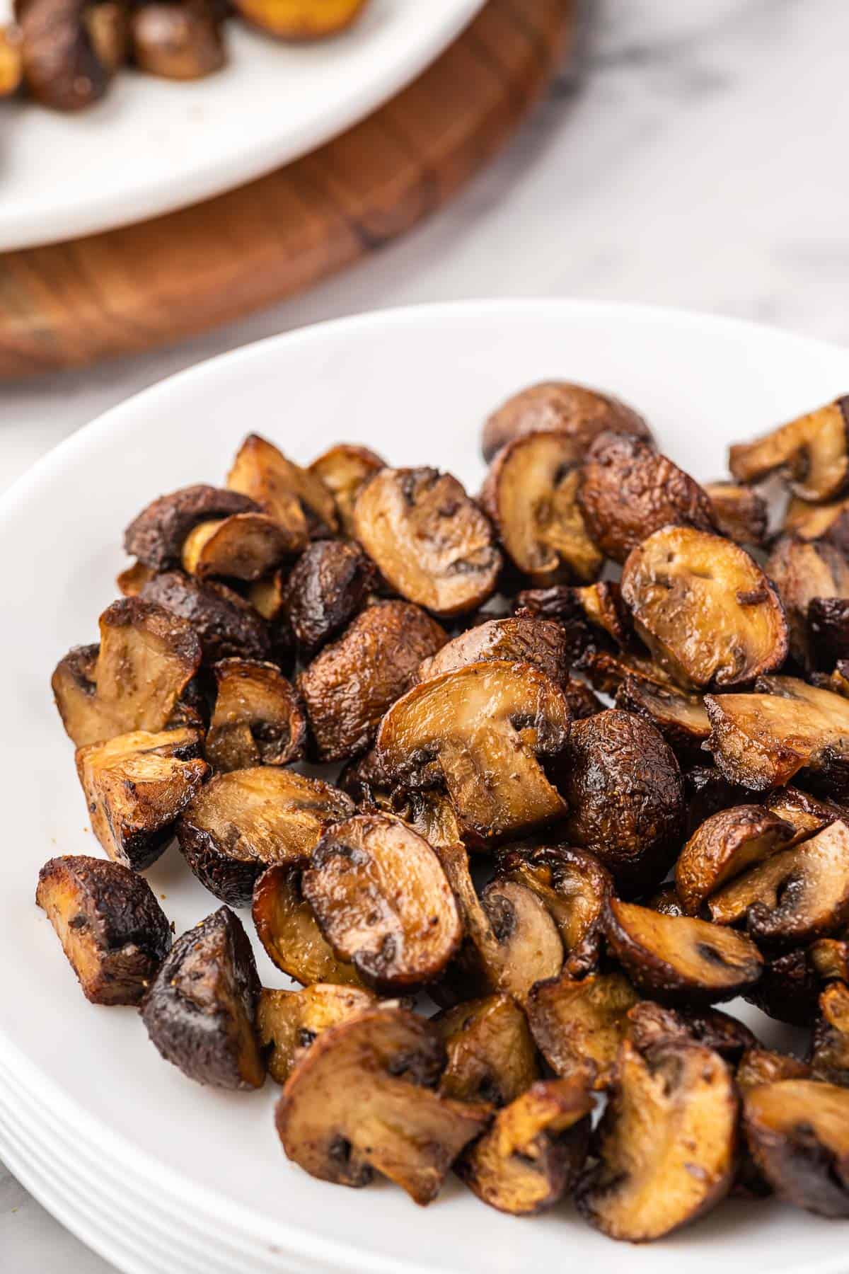 air fryer mushrooms on a white plate