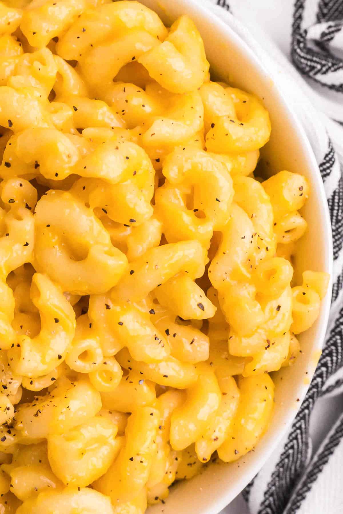 instant pot mac and cheese in a bowl