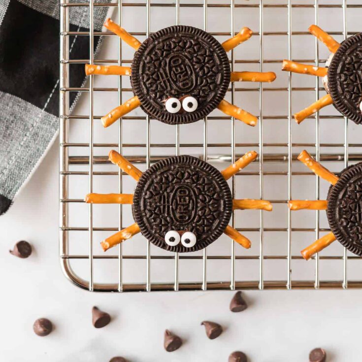 oreo spiders with googly eyes