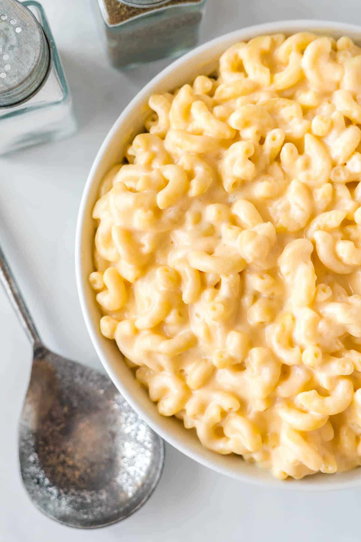 creamy greek yogurt mac and cheese