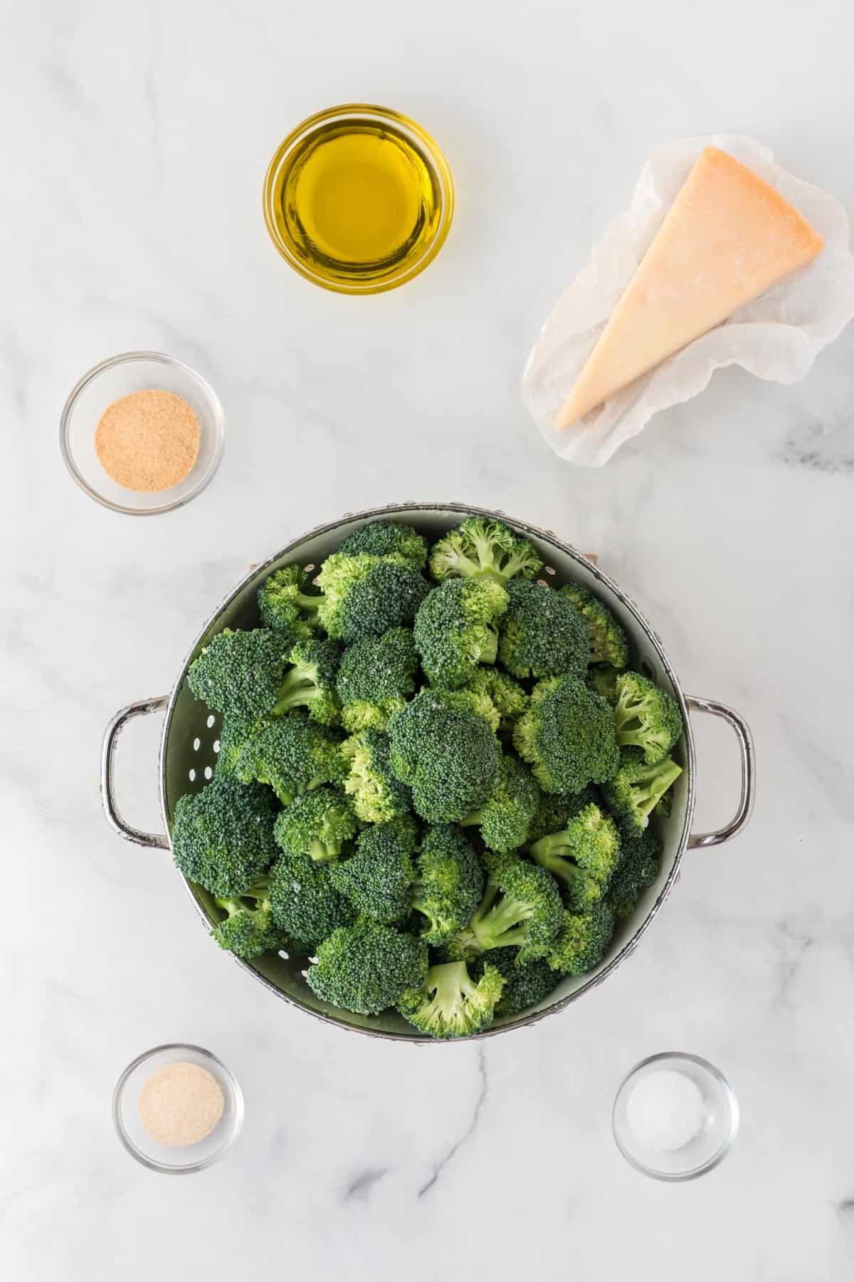 ingredients needed to make roasted broccoli