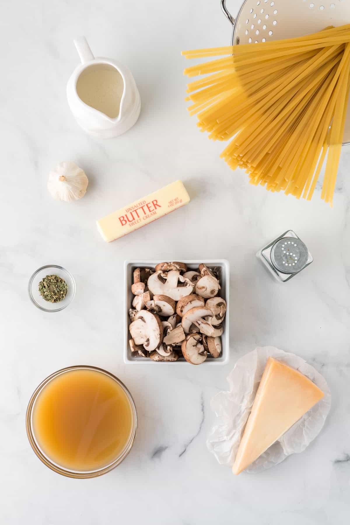 ingredients needed to make mushroom pasta