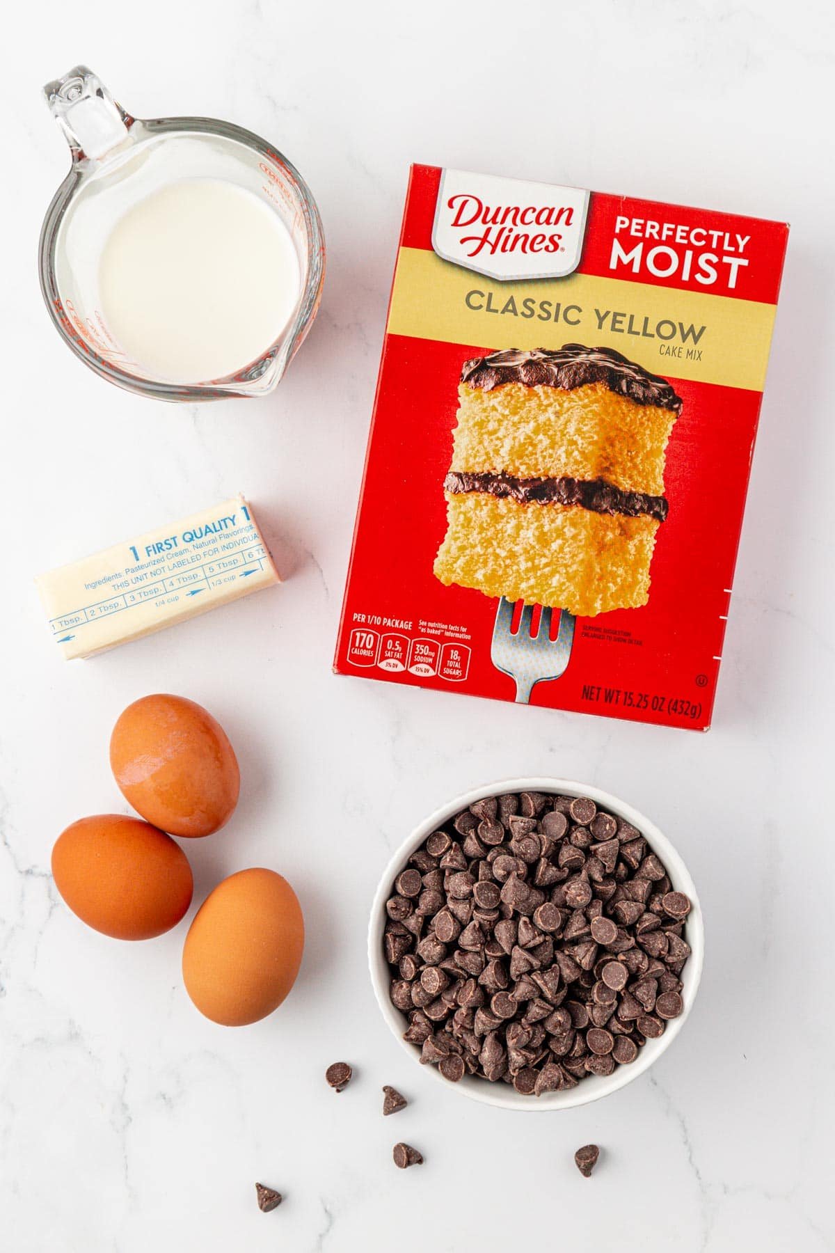 ingredients to make cake mix chocolate chip muffins