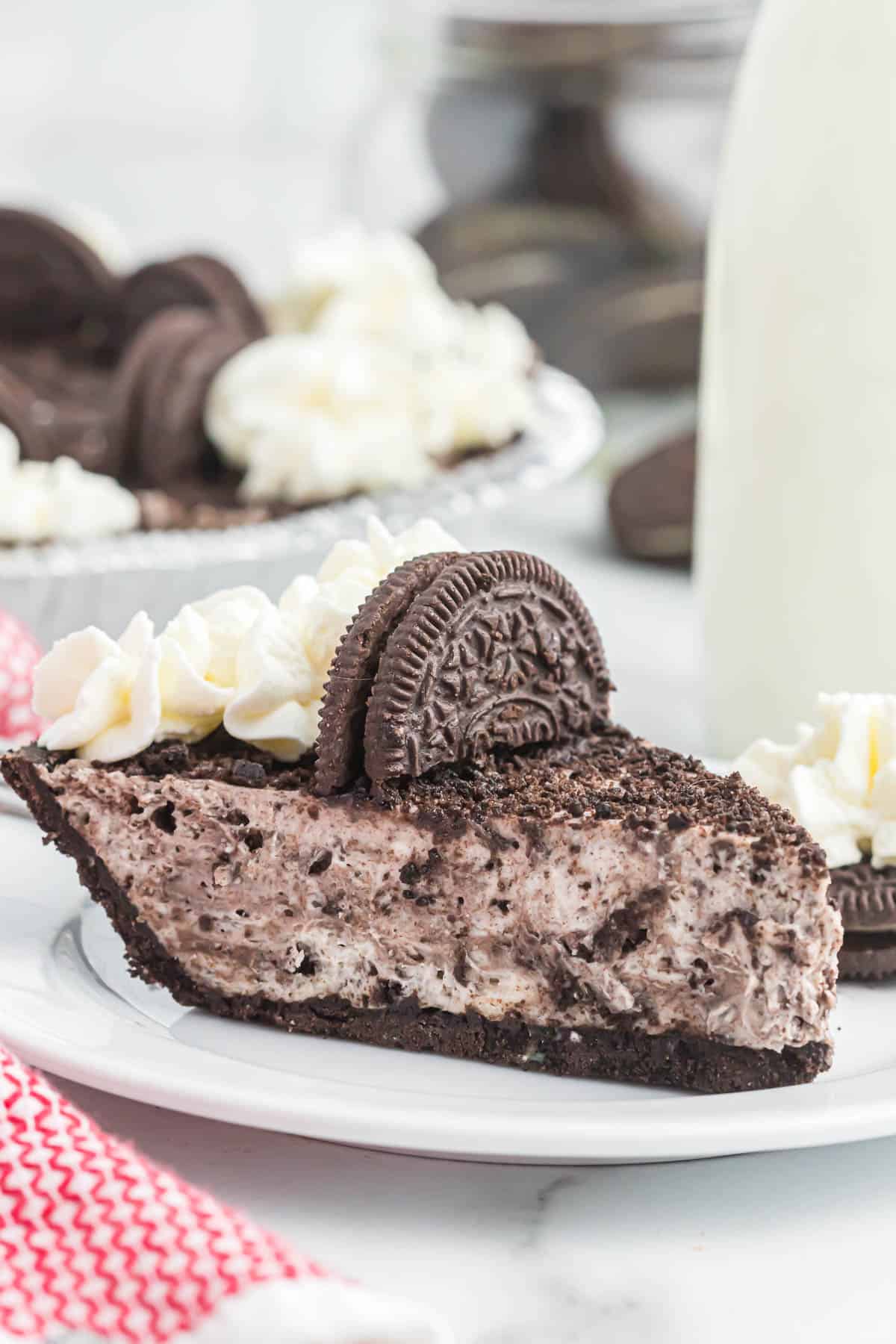 no bake oreo pie slice