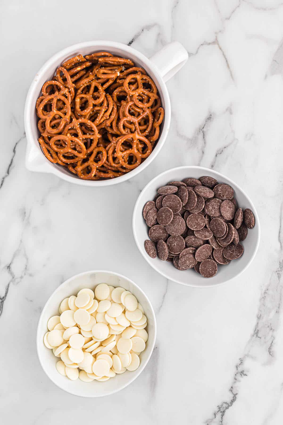 ingredients needed to make chocolate covered pretzels