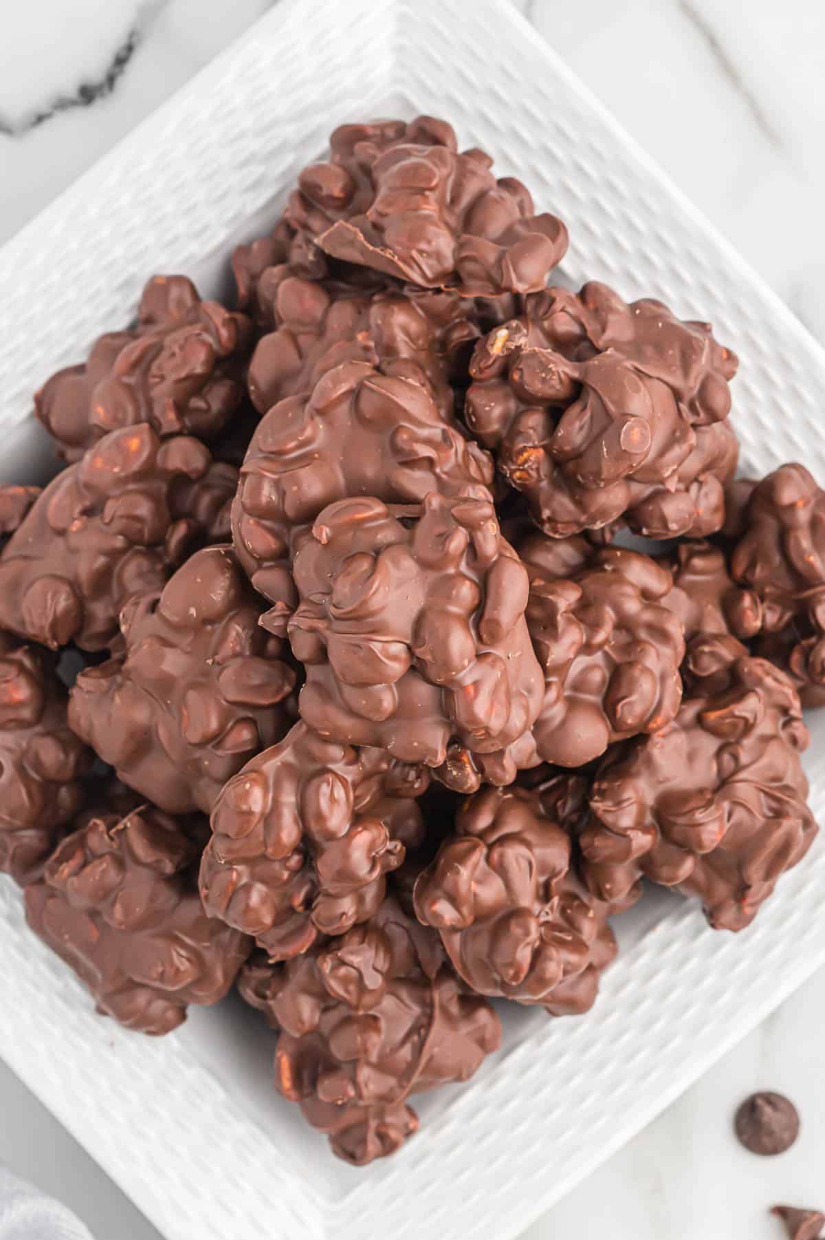 Slow Cooker Chocolate Peanut Clusters - Onion Rings & Things