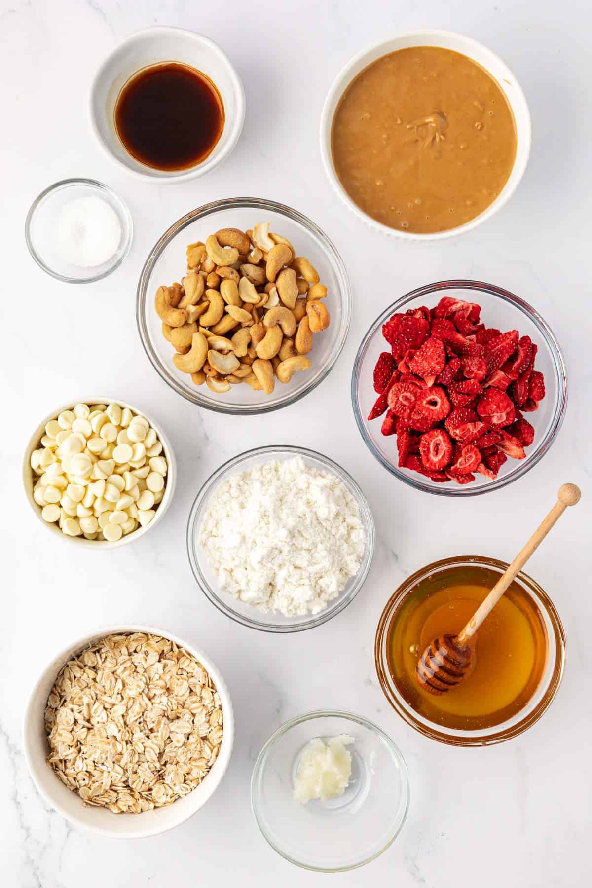 ingredients to make strawberries and cream energy bites