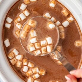 hot chocolate with marshmallows in a crock pot
