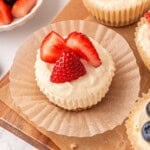 no bake mini cheesecakes topped with strawberries