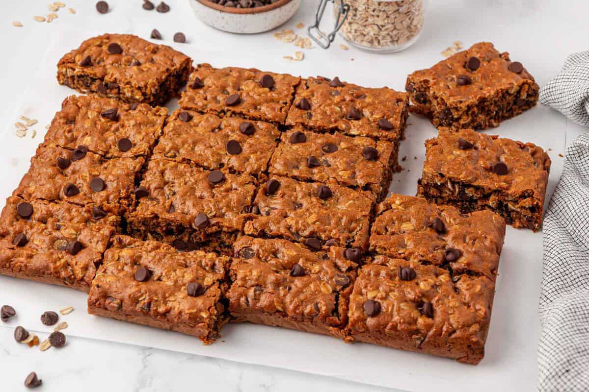 gluten free oatmeal chocolate chip cookie bars