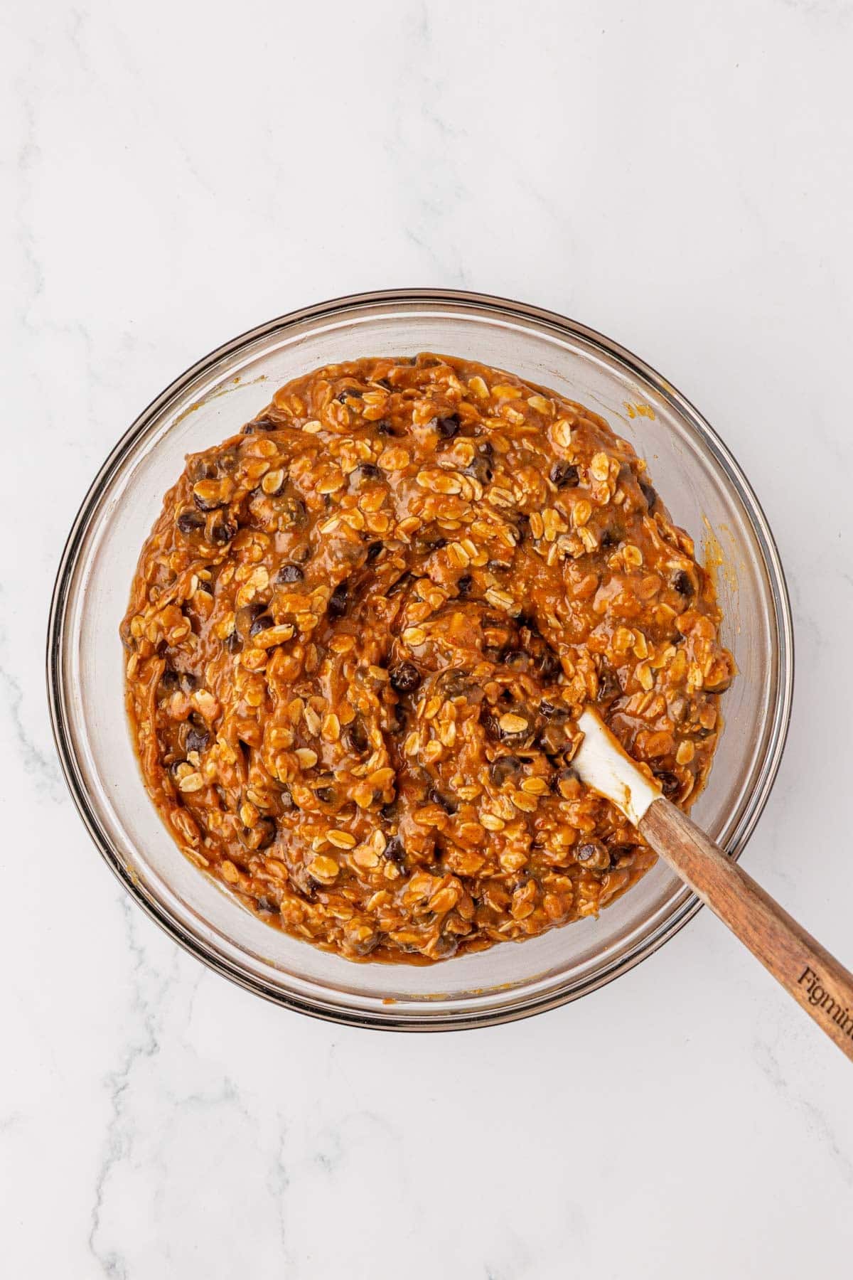 gluten free oatmeal chocolate chip cookie bar batter