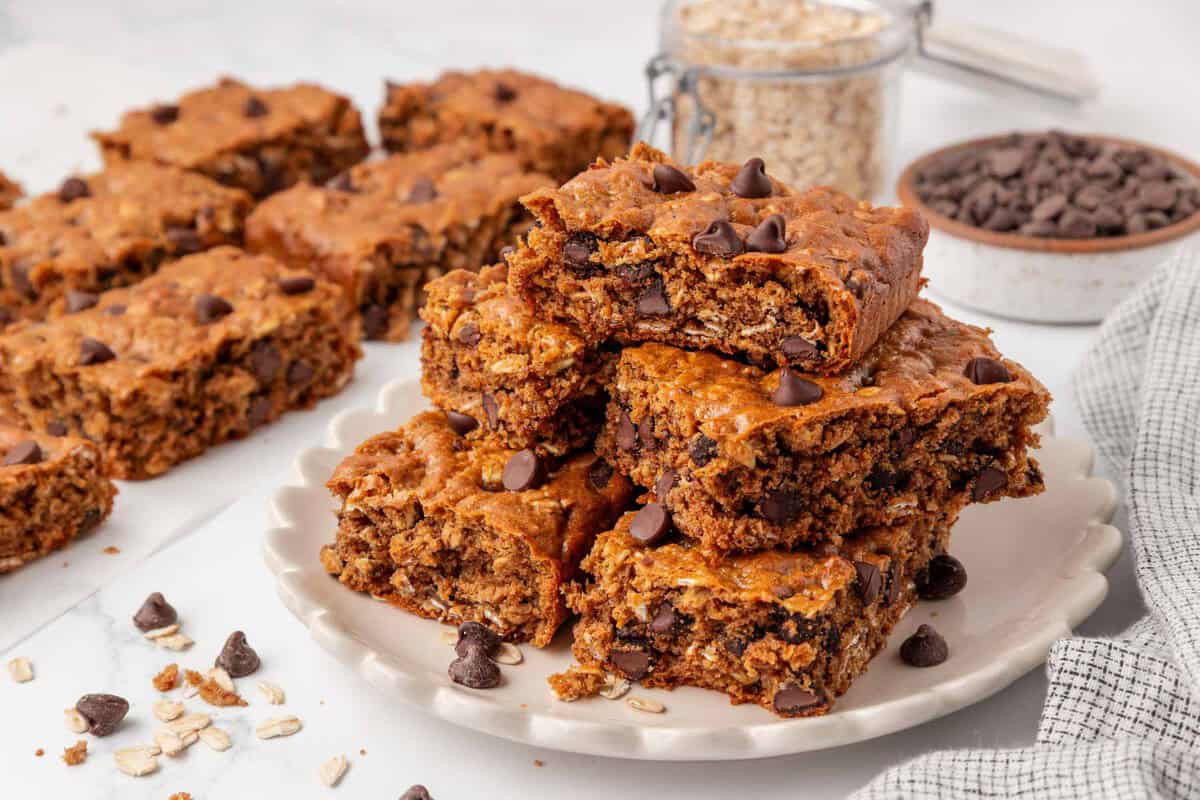gluten free oatmeal chocolate chip cookie bars