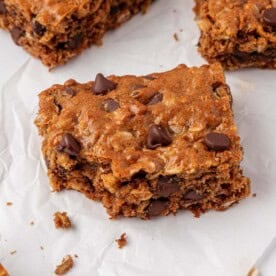 gluten free oatmeal chocolate chip cookie bar