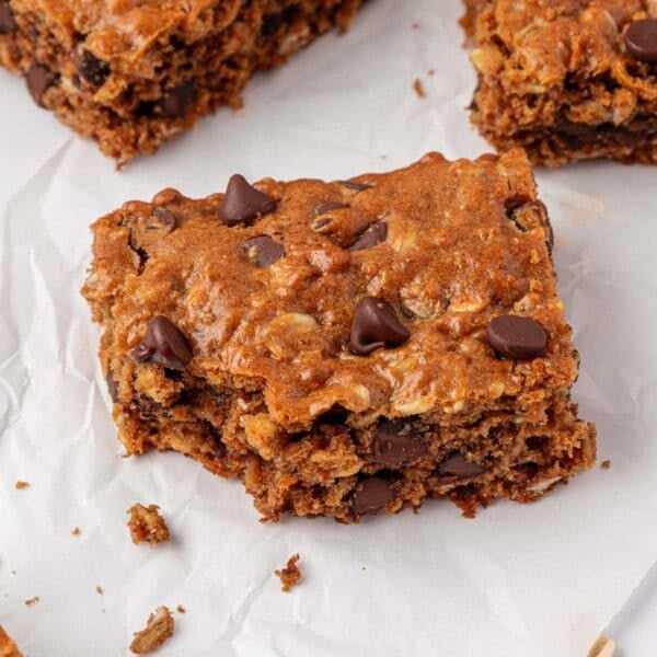 gluten free oatmeal chocolate chip cookie bar